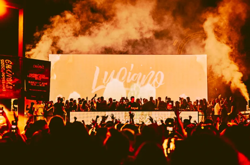 CHINOIS IBIZA TRIUNFA UNA VEZ MÁS CON LA TERCERA EDICIÓN DE SU FIESTA GRATUITA ‘PORTSIDE’ EN EL PUERTO DE IBIZA CHINOIS IBIZA TRIUNFA UNA VEZ MÁS CON LA TERCERA EDICIÓN DE SU FIESTA GRATUITA ‘PORTSIDE’ EN EL PUERTO DE IBIZA