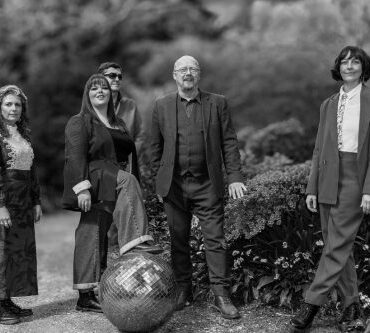 ‘Dark And Twisties’ lanza el single ‘Grace And Dignity’
