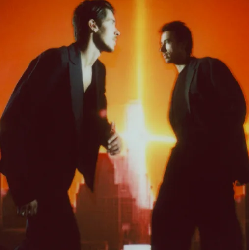 PARALLELLE & SACKS LANZAN NUEVO SINGLE Y VIDEO “SEARCHING FOR THE GROOVE” 2 NDD-Captura de pantalla 2025 10 01 a las 21.38.35 png