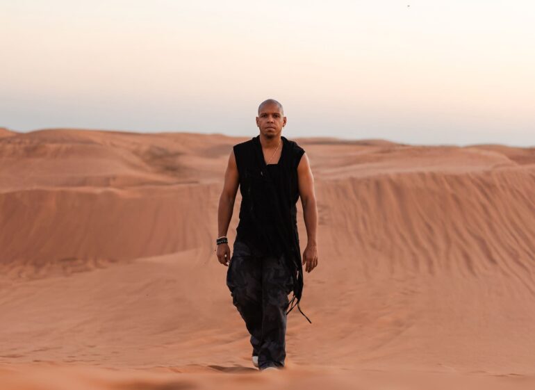 Descubre el nuevo tema de Francis Mercier: «Halala»