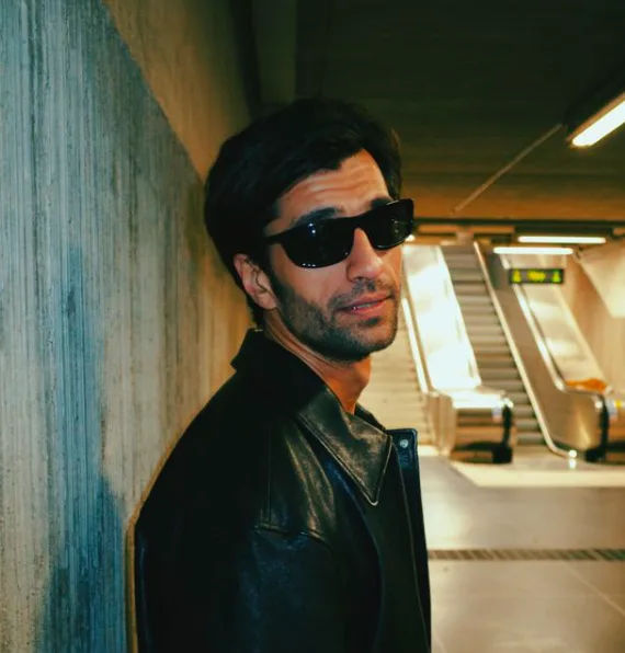Jeremy Olander lanza el album debut When The Rain Falls Jeremy Olander lanza el album debut When The Rain Falls