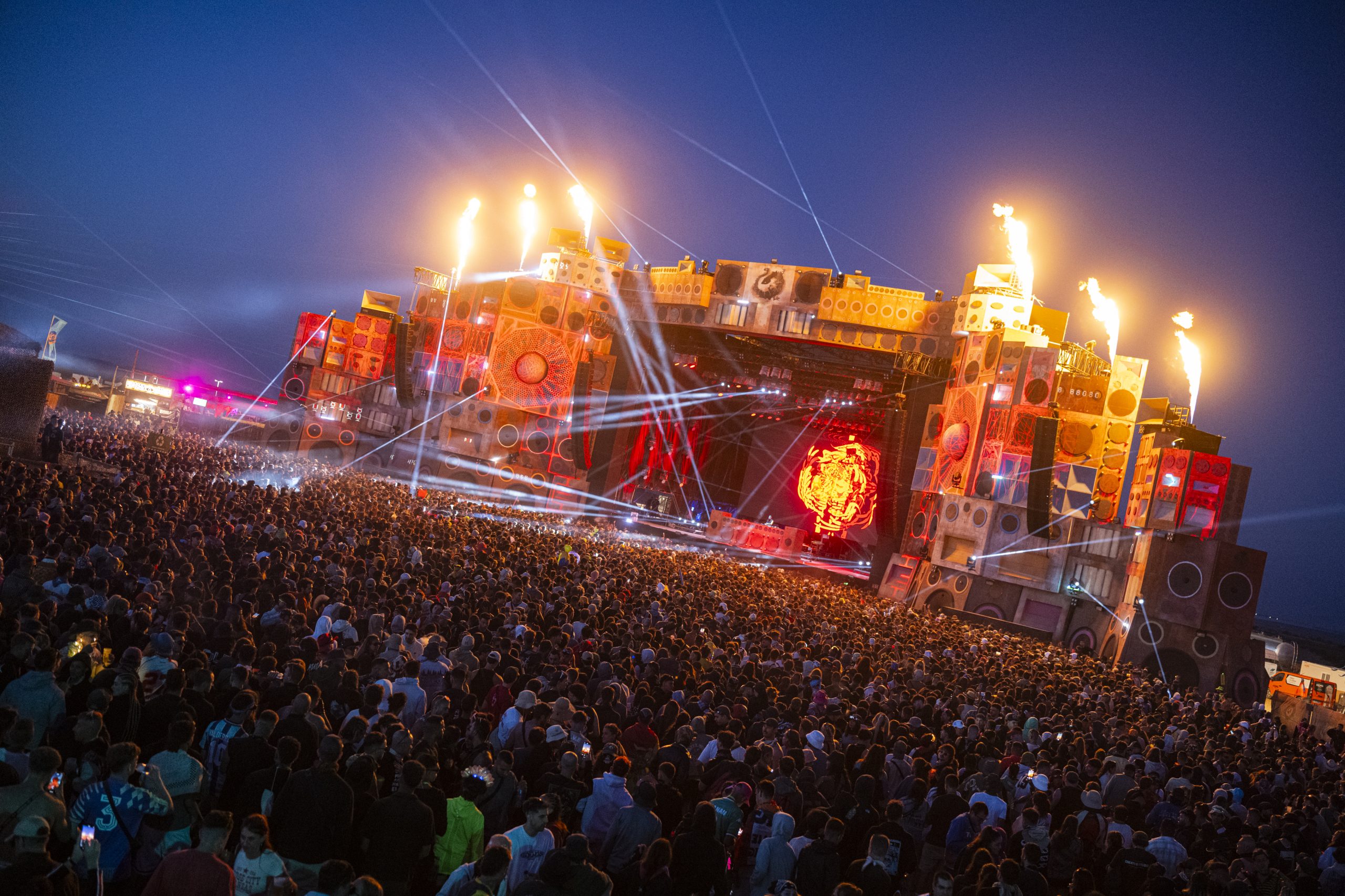 Monegros Desert Festival hará historia con un doble closing simultáneo 4 NDD-MDF2025 0727 0613 NICO MORENO HaraAmoros Z8H0891 scaled