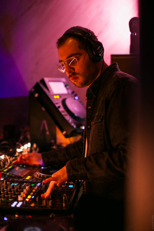 Pont Neuf Records celebra una década de música, fiestas y comunidad con «In House We Trust», una compilación conmemorativa histórica