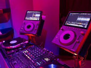 NDD-CDJ 1500X LifestyleImages AskForJanice 09 HR 7703x5138
