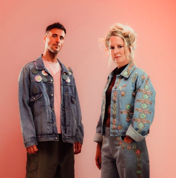 Laura y Santiago de Ibiza se unen en el contagioso tema ‘Juna’ con NANDI, disponible en Creature Mode Laura y Santiago de Ibiza se unen en el contagioso tema ‘Juna’ con NANDI, disponible en Creature Mode