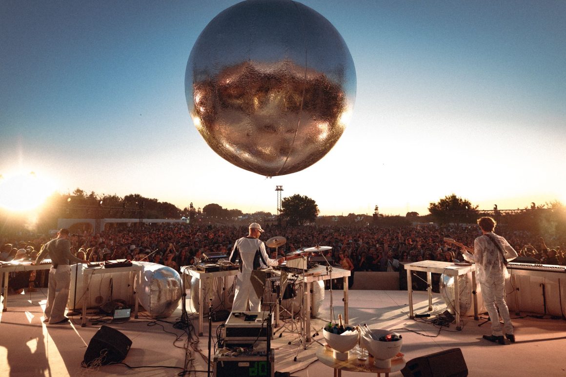 YARD y WhoMadeWho presentan The Moment en Portugal YARD y WhoMadeWho presentan The Moment en Portugal