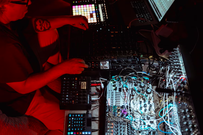 Awesome Soundwave y Ethereal reúnen en directo a Stimming, Sebastian Mullaert y Christopher Coe en Akasha Ibiza Awesome Soundwave y Ethereal reúnen en directo a Stimming, Sebastian Mullaert y Christopher Coe en Akasha Ibiza